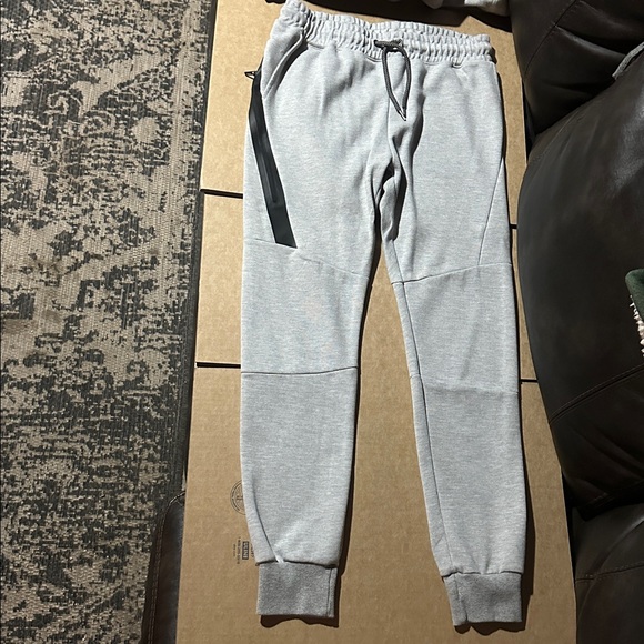 Men’s Tech Sweatsuit - Picture 2 of 3